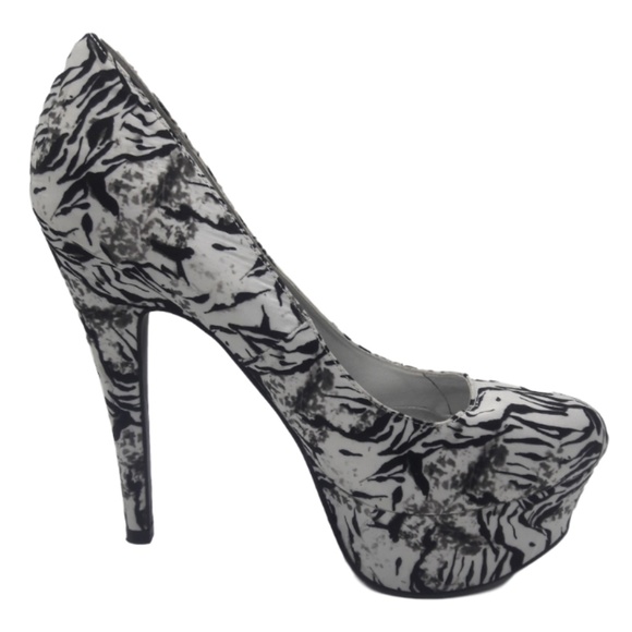 Charlotte Russe Shoes - SALE🆕Charlotte Russe Black White Silver Heels 7